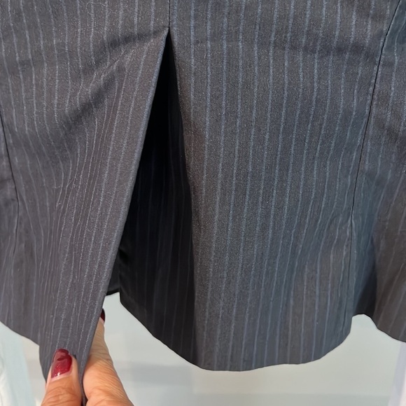 𝅺THEORY cotton blend classic pinstripe two button blazer size 4 - Picture 10 of 10
